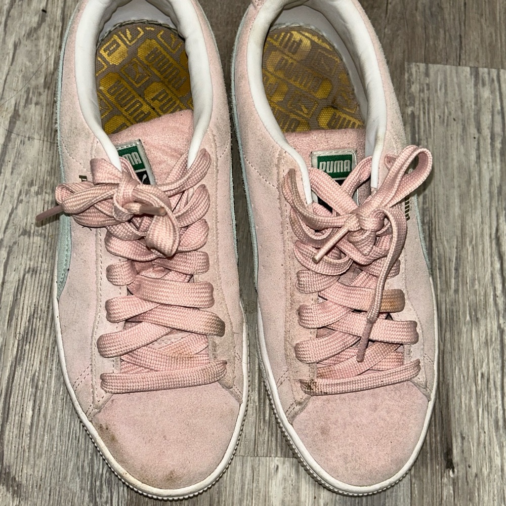 Puma Women's Soft Pink Sneakers
